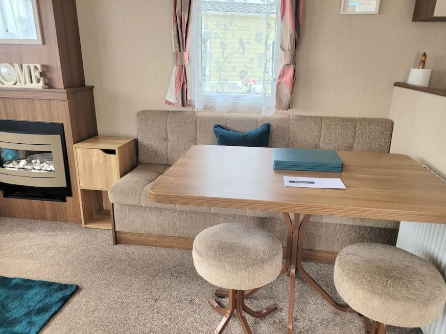 Vila Caravan In The Cotswolds Cirencester Exteriér fotografie