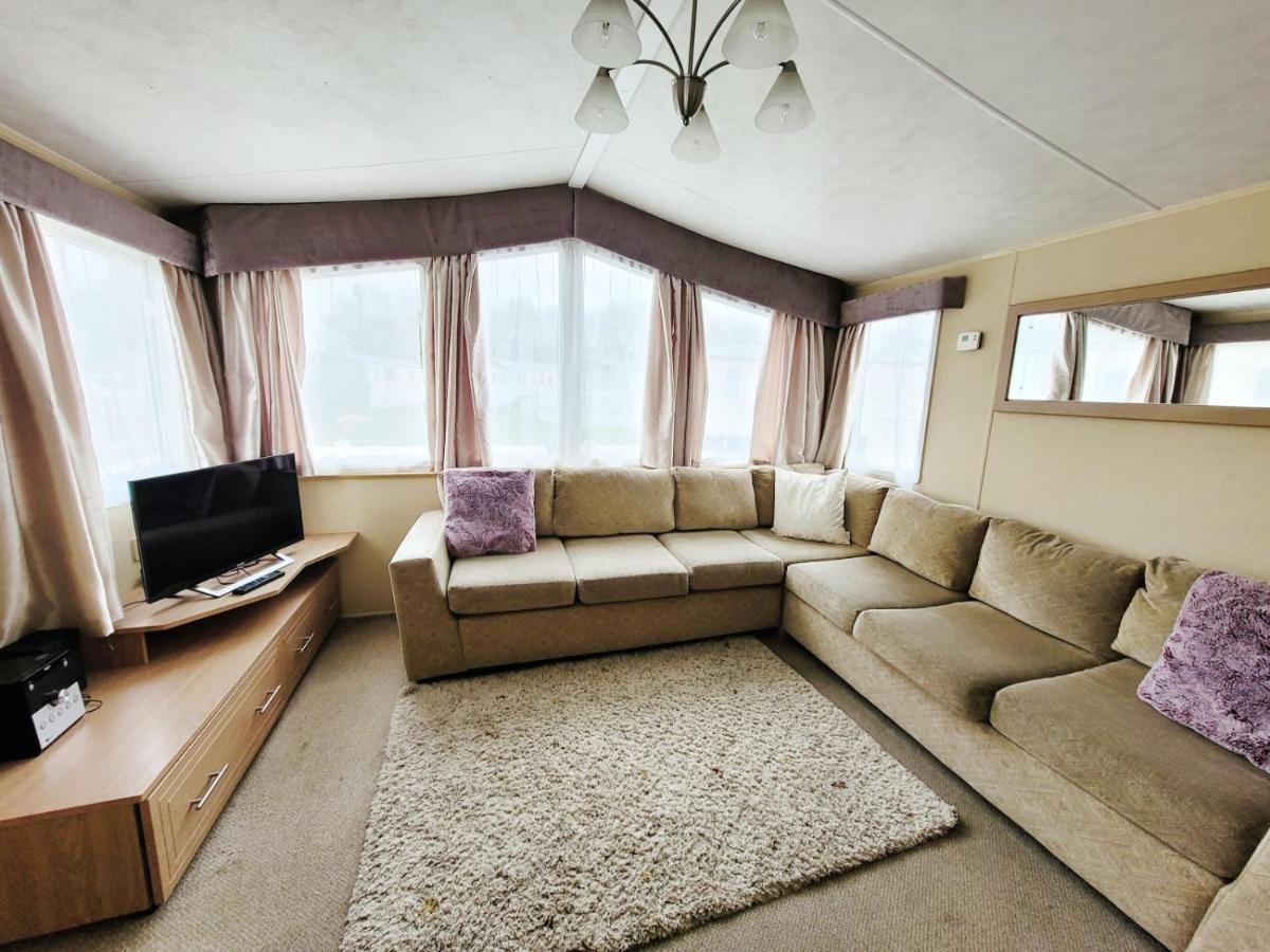 Vila Caravan In The Cotswolds Cirencester Exteriér fotografie