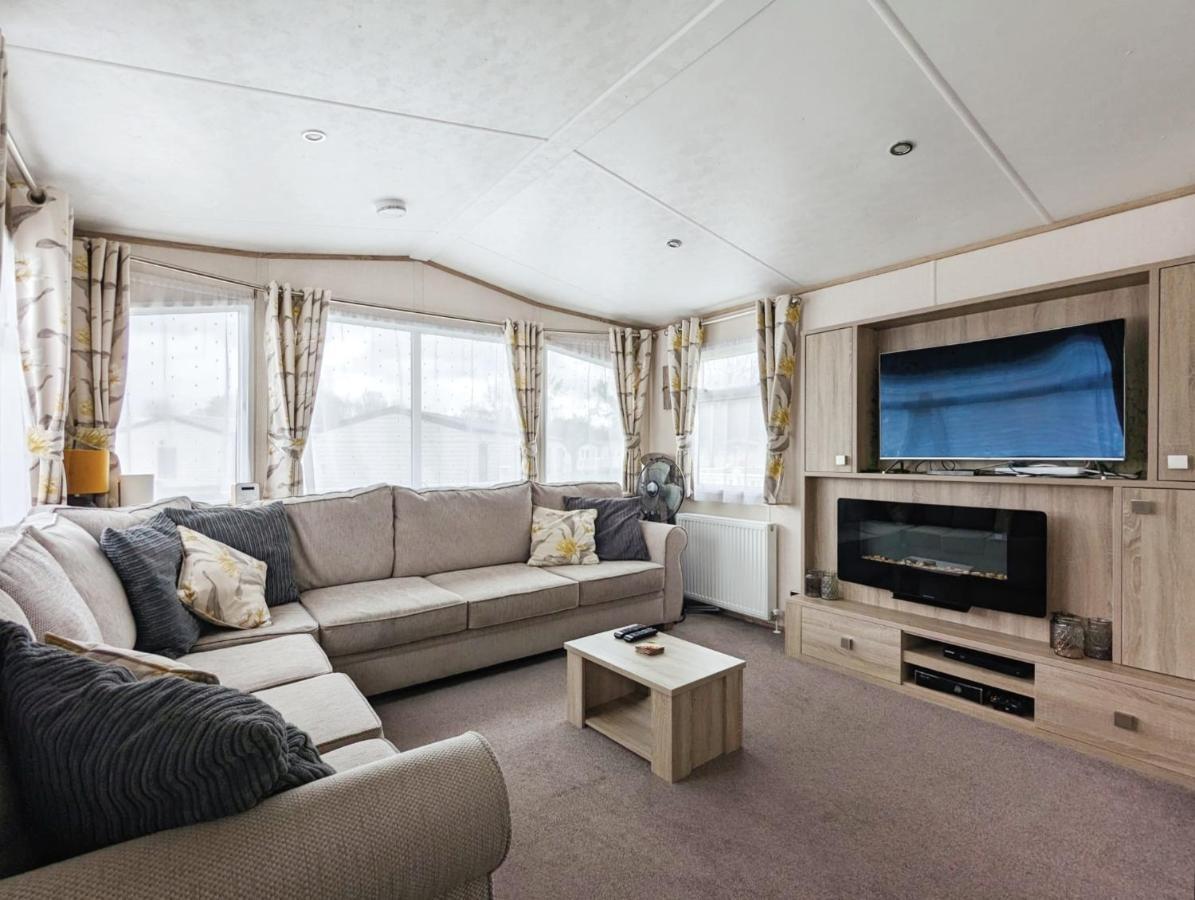 Vila Caravan In The Cotswolds Cirencester Exteriér fotografie